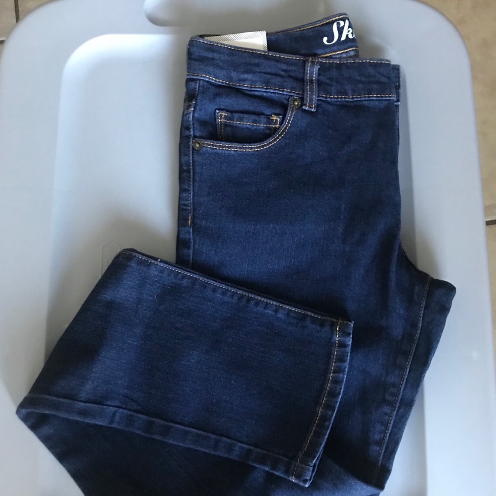 SKINNY STRAIGHT LEG GIRL JEANS